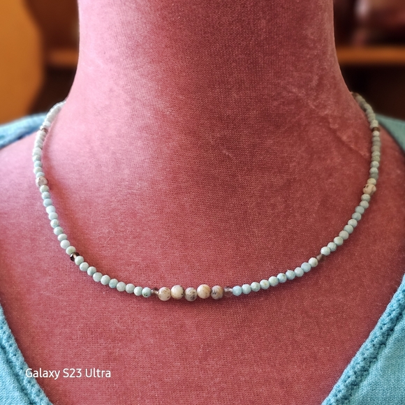 Renuar v-neck sweater, size extra small. - Picture 5 of 8